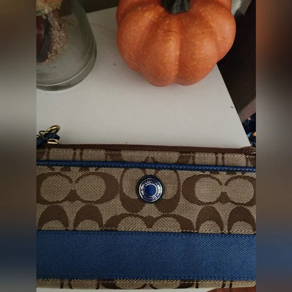 Coach Wristlet Vintage - Picture 2 of 11